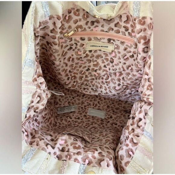 America and Beyond ROSE GOLD TOTE-HAND BEADED METALLIC TOTE FOR WOMEN - Picture 6 of 8